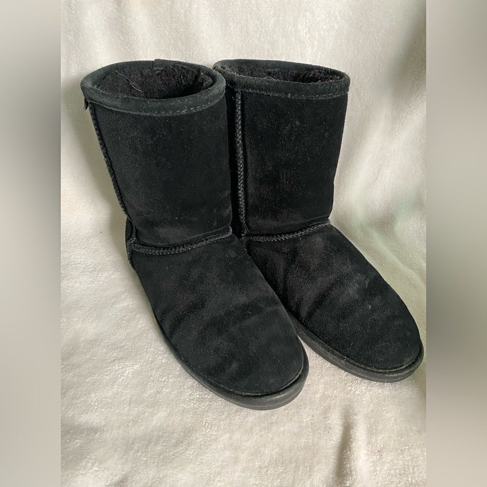 Bearpaw black boots